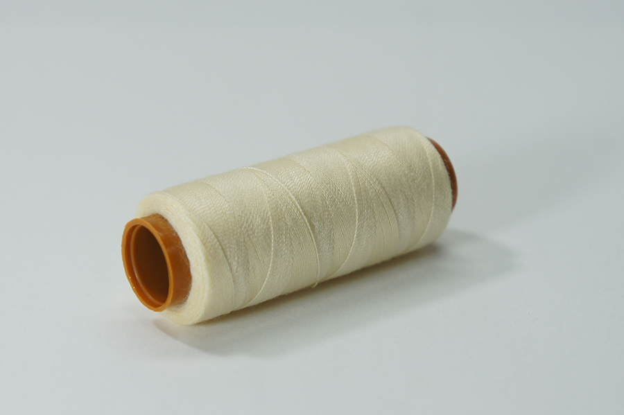 Нитки швейні №28/2 Barva поліестер 100% молочний 200 м 1013