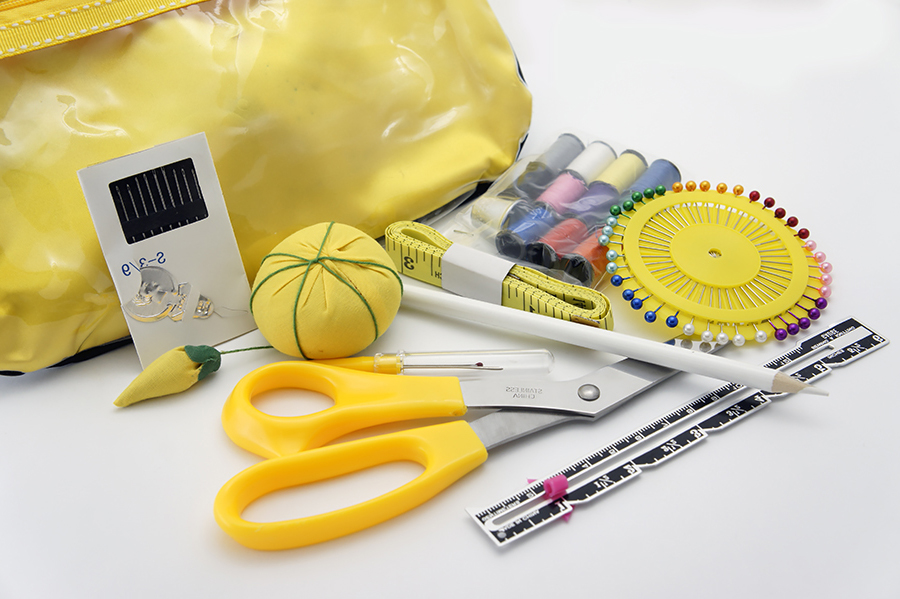 Набір для шиття у футлярі MH