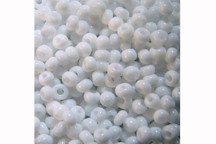 Бісер Preciosa 03050 №10 непрозорий натуральний білий 2,3 мм