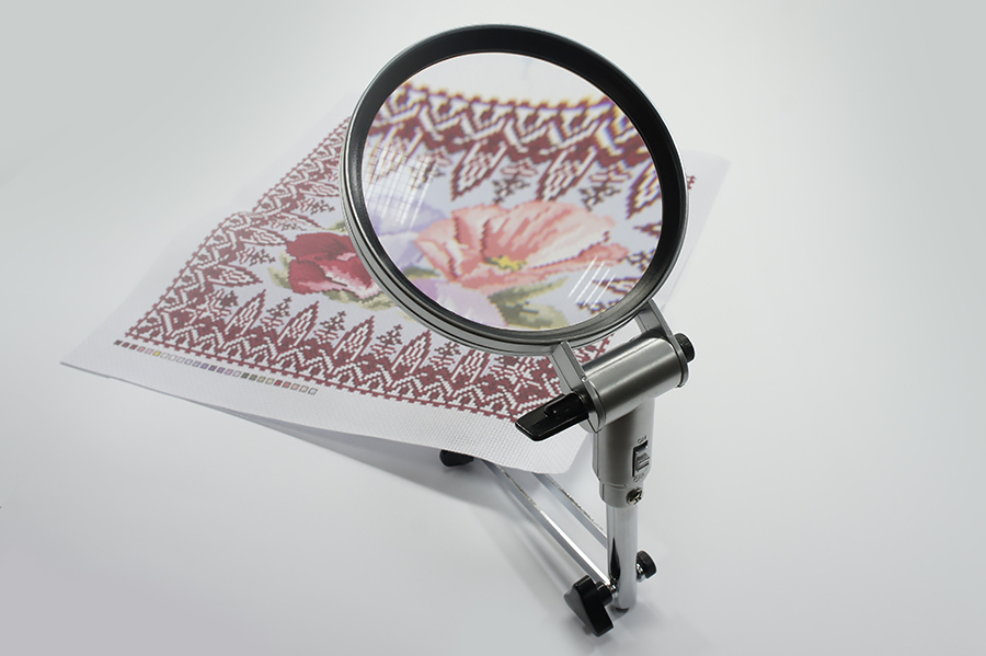 Лупа для вишивання настільна з підсвіткою MH