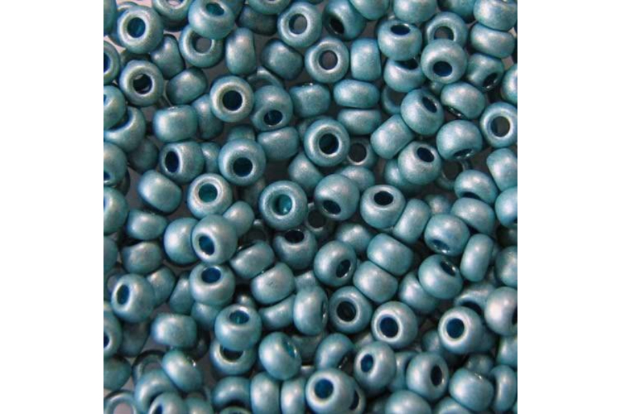 Бісер Preciosa 18565 №10 непрозорий матовий полиновий блакитний 2,3 мм
