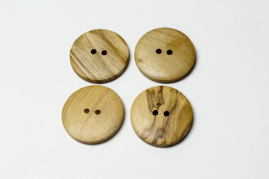 Гудзик 25 мм Mertbutton 2 отвори дерево дерево світле WOLV--M1-40-trlt