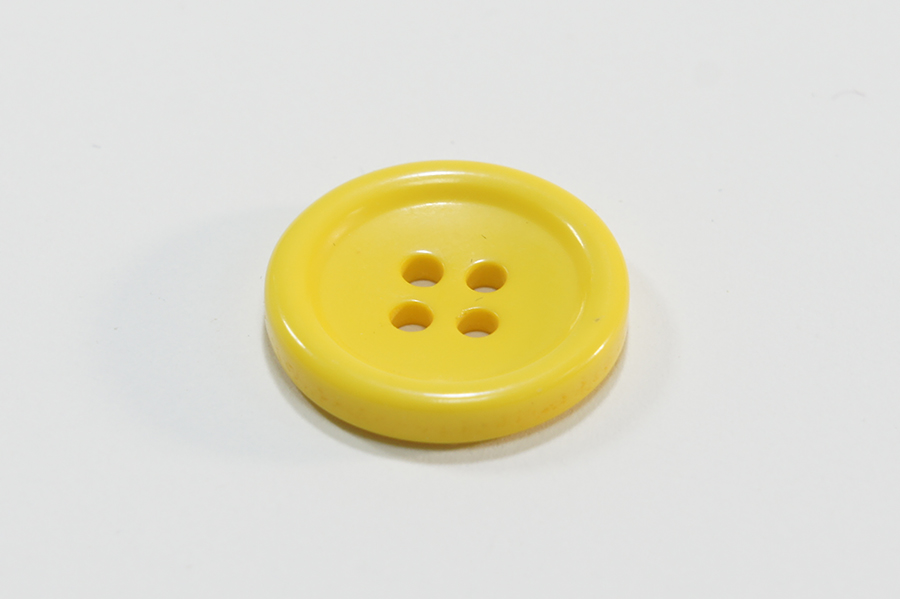 Гудзик 15 мм Mertbutton 4 отвори однотонний жовтий ВР-179