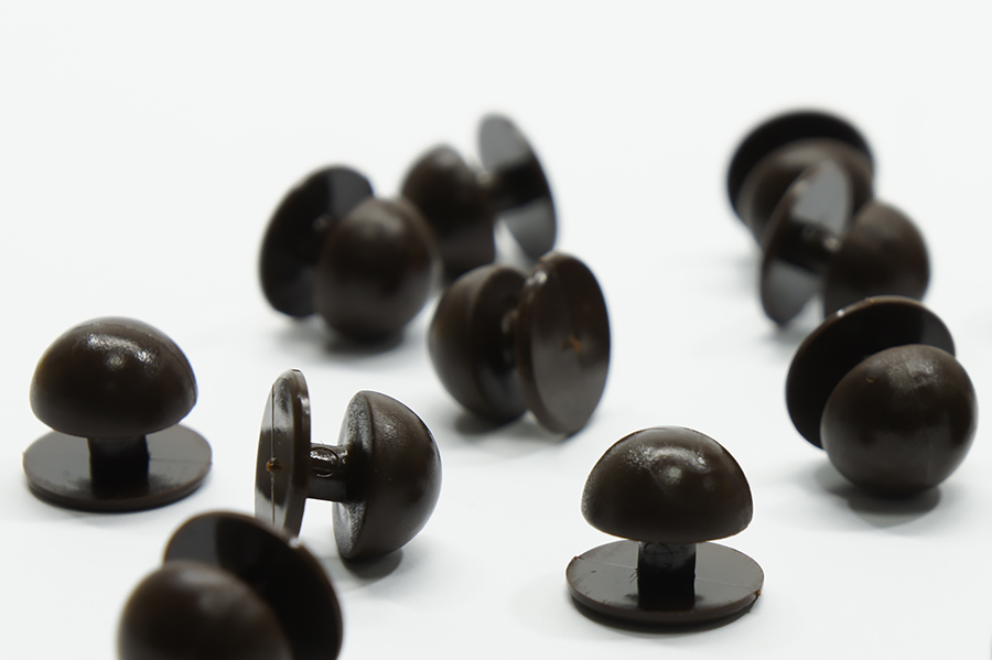 Гудзик на ніжці 14 мм пластик шоколадний