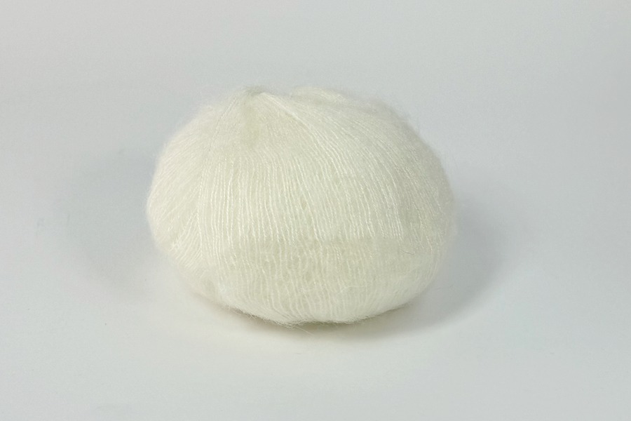 Пряжа Mohair кід мохер 75%, поліамід 25% біло-молочний 200м(25гр)