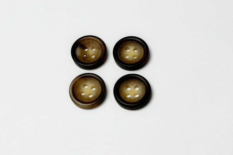 Гудзик 15 мм Mertbutton 4 отвори класичний різнокольоровий POB-12012-24