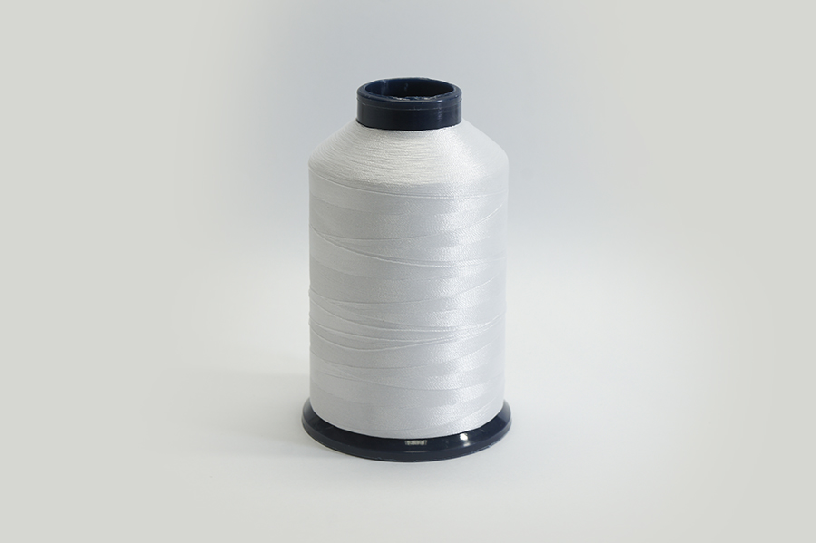 Нитки вишивальні Royal 5000 м поліестер 100% білий Р179