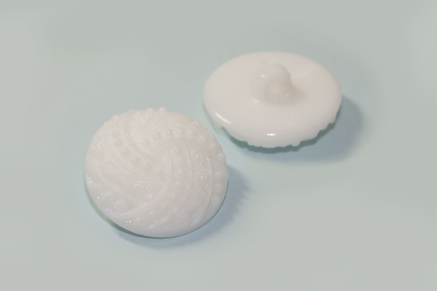 Гудзик на ніжці 25 мм Mertbutton фактурний білий 16-04-40-999