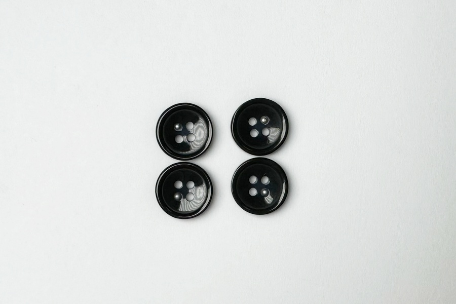 Гудзик 15 мм Mertbutton 4 отвори фактурний синій темний