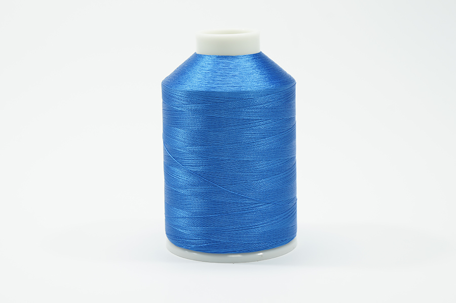 Нитки вишивальні Royal 5000 м віскоза 100% блакитний яскравий С112