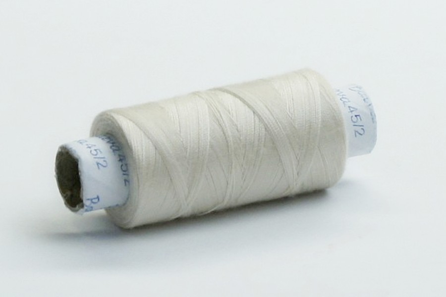 Нитки швейні 45S/2 Barva поліестер 100% молочний 300 м 1014