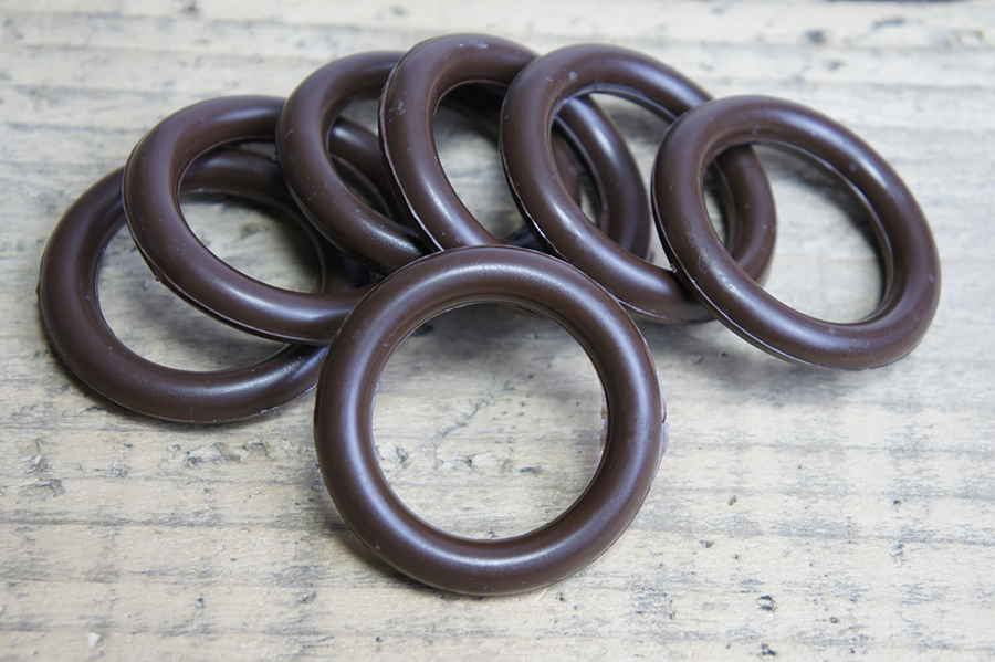 Кільце 33 мм пластикове шоколадний 7000-29-50
