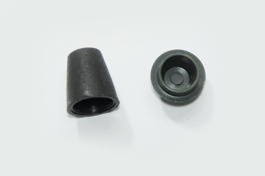 Наконечник для шнура 15х10х5 мм чорний