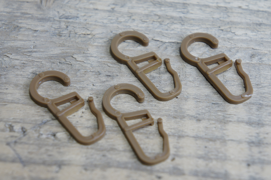 Гачок для штор бежевий золотистий темний