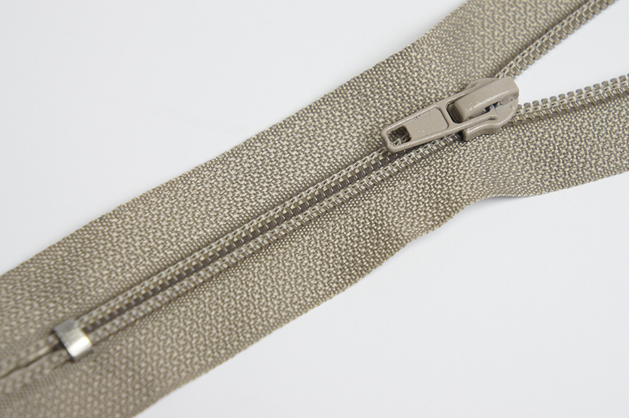 Блискавка MH Тип 4 бежевий сірий 18 см