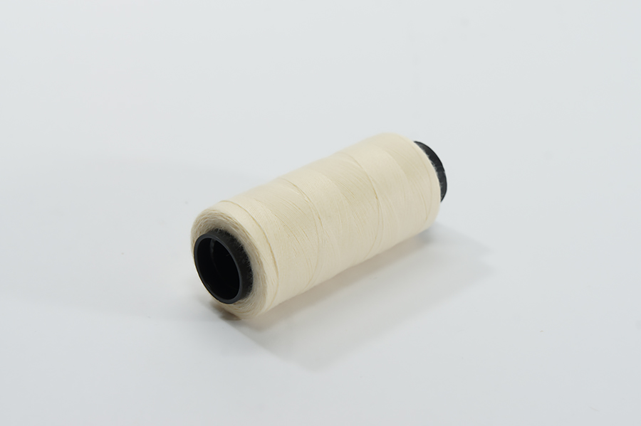 Нитки швейні №40/2 Barva поліестер 100% молочний яскравий 250 м 1011