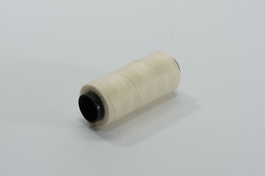 Нитки швейні №40/2 Barva поліестер 100% молочний топлений 250 м 1012