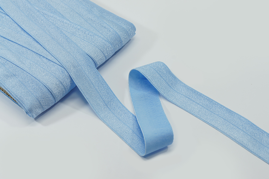 Бейка 20 мм блискуча, еластична блакитний світлий