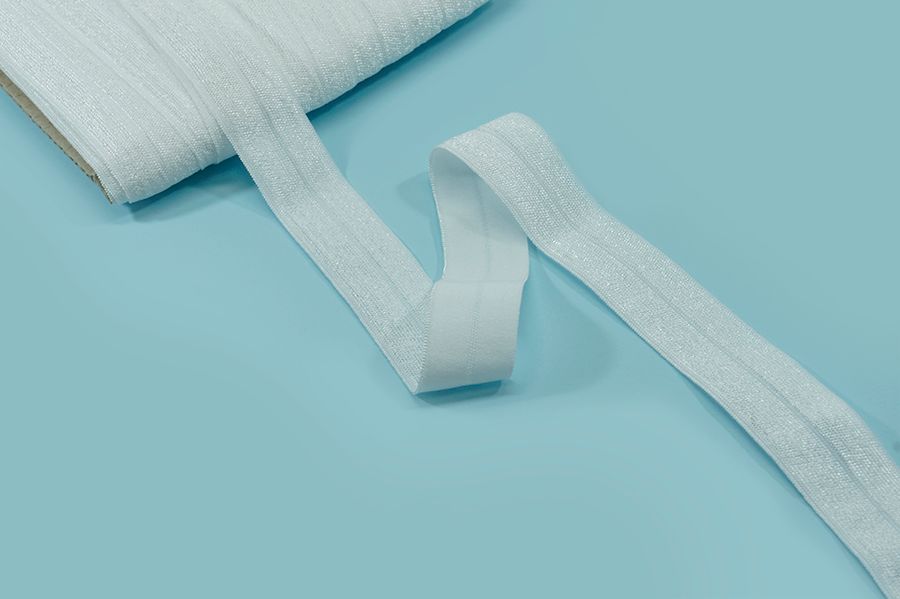 Бейка 20 мм блискуча, еластична білий