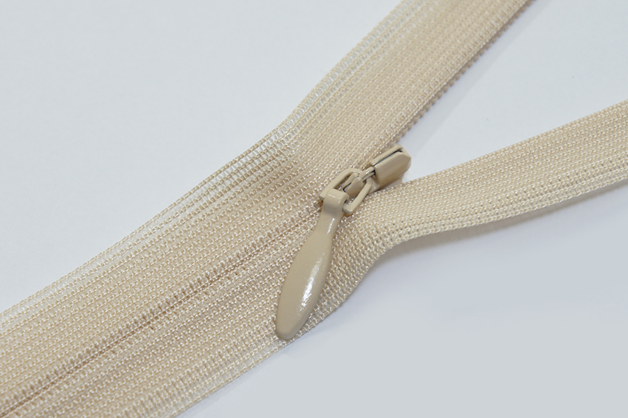 Блискавка YKK Тип 2 персиковий блідий 60 см