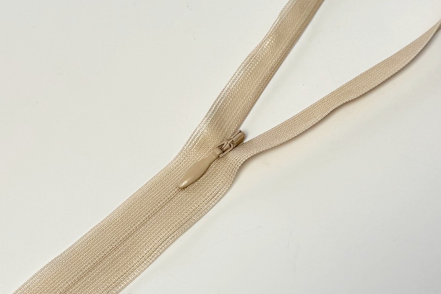 Блискавка YKK Тип 2 фрезовий світлий 60 см