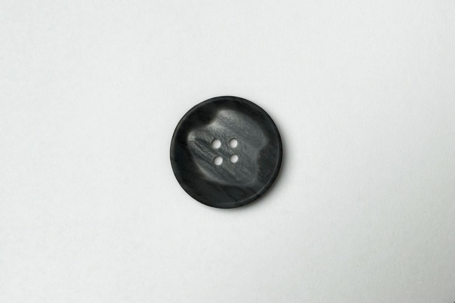 Гудзик 25 мм Mertbutton 4 отвори фактурний сірий темний