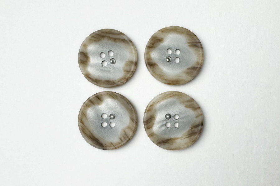 Гудзик 25 мм Mertbutton 4 отвори фактурний бежевий сірий світлий