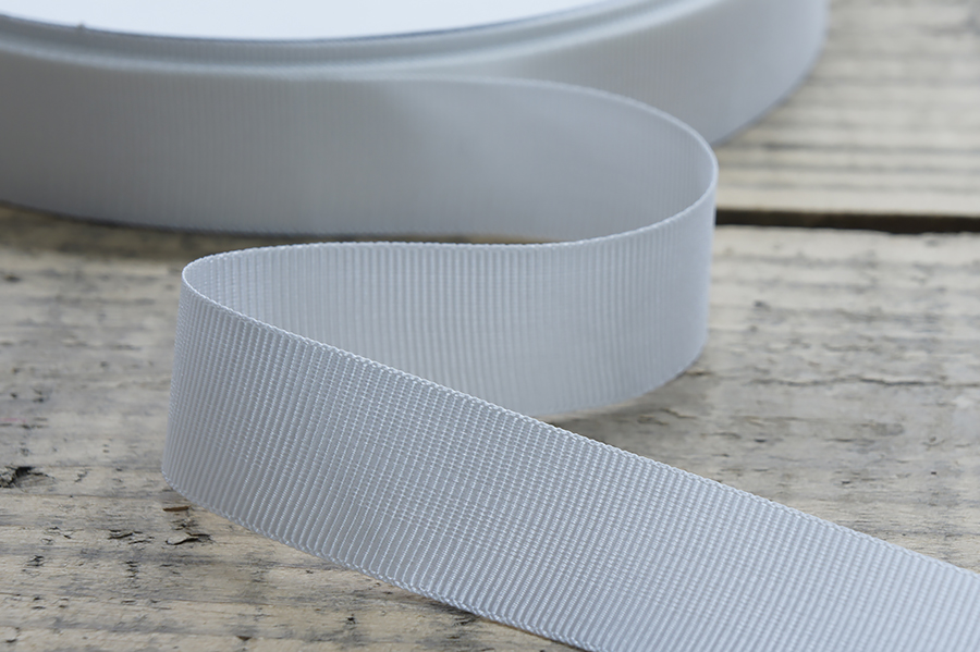 Тасьма 30 мм молочний яскравий