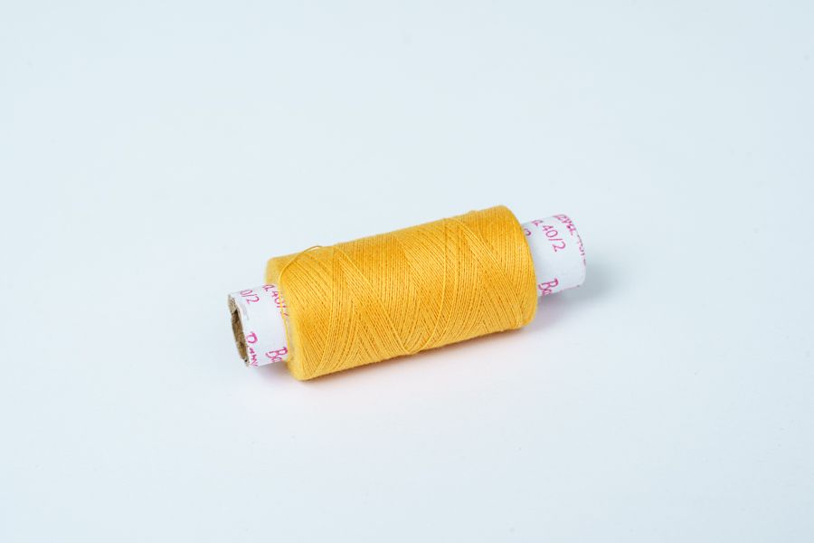 Нитки швейні №40/2 Barva поліестер 100% золотистий світлий 250 м 3011