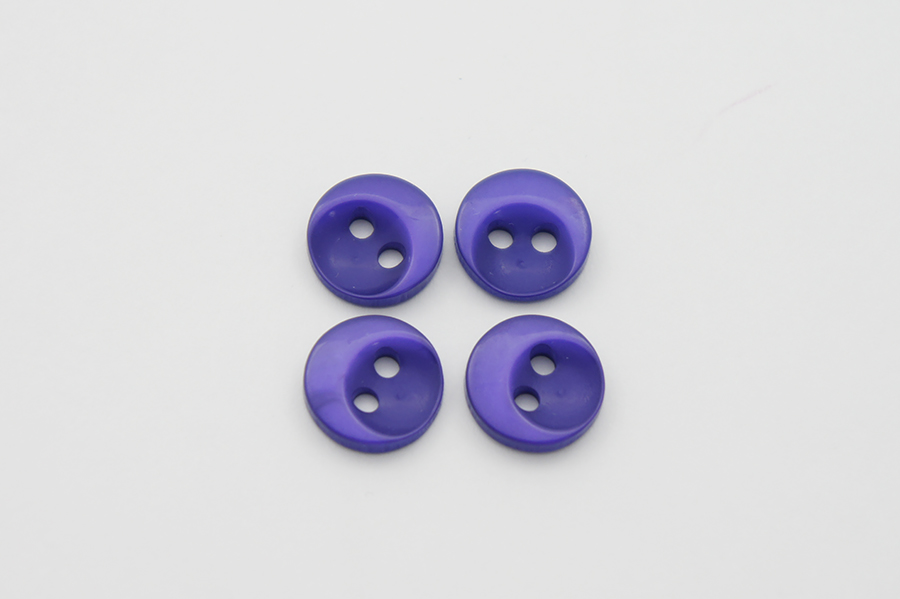 Гудзик 11 мм Mertbutton 2 отвори перламутр фіолетовий яскравий 4012