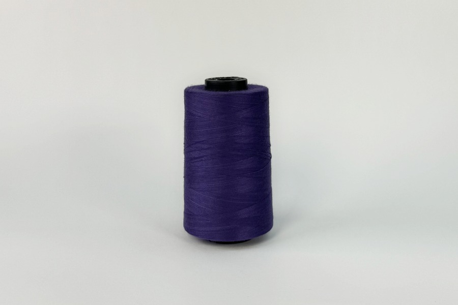 Нитки швейні №20/2 Barva штапельні поліестер 100% фіолетовий яскравий 2500 м 2033