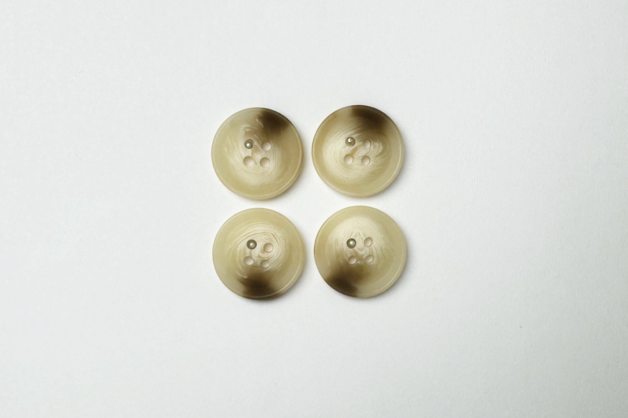 Гудзик 20 мм Mertbutton 4 отвори класичний бежевий