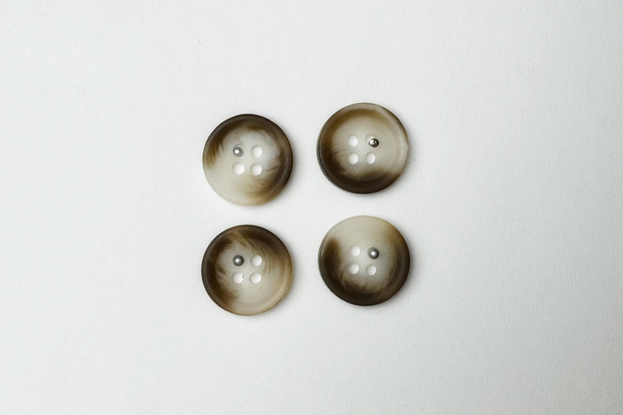 Гудзик 15 мм Mertbutton 4 отвори класичний різнокольоровий 2607-24-14