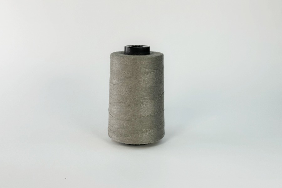 Нитки швейні №28/2 Barva армовані поліестер 100% бежевий сірий 2500 м 7050
