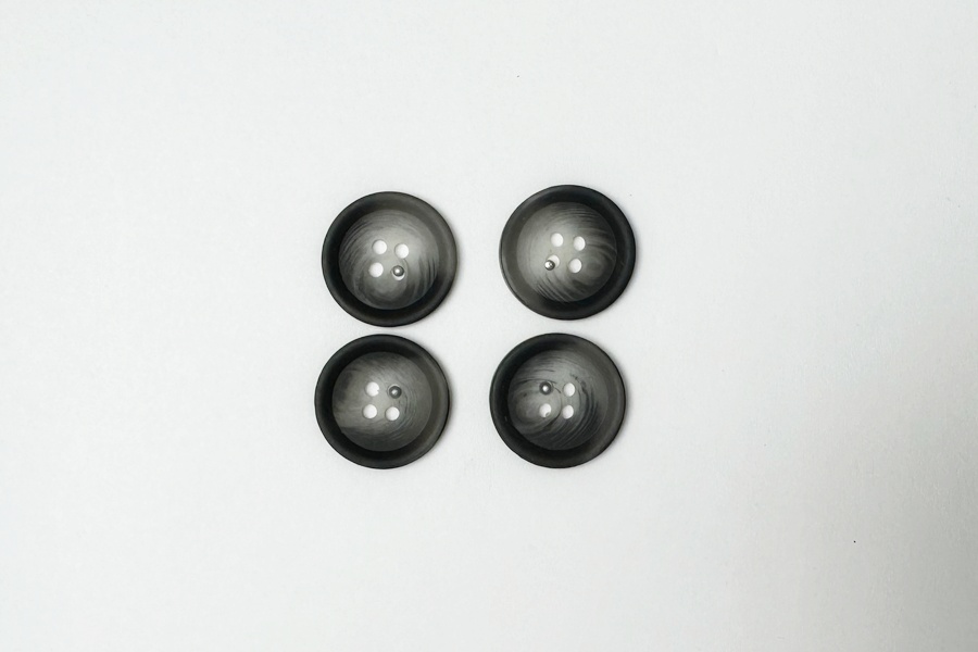 Гудзик 20 мм Mertbutton 4 отвори класичний різнокольоровий 2607-32-4