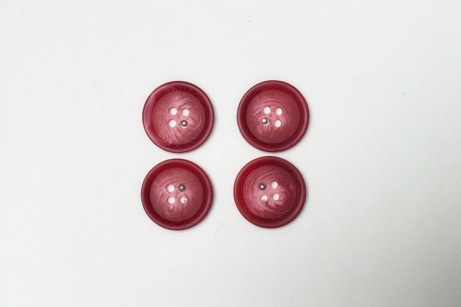 Гудзик 20 мм Mertbutton 4 отвори класичний різнокольоровий 2607-32-9