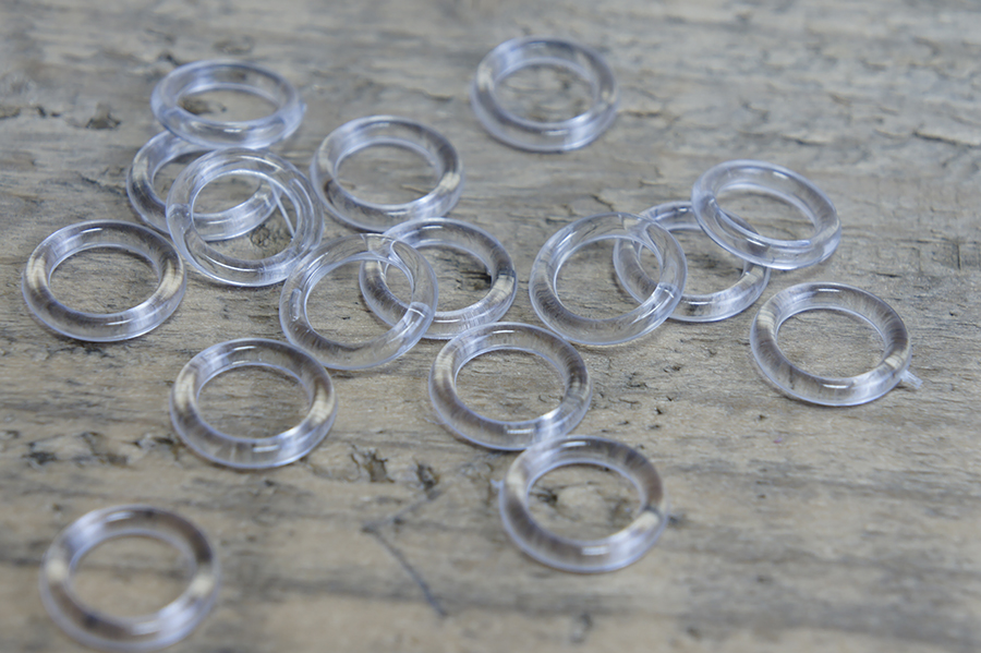 Кільце 8 мм пластикове