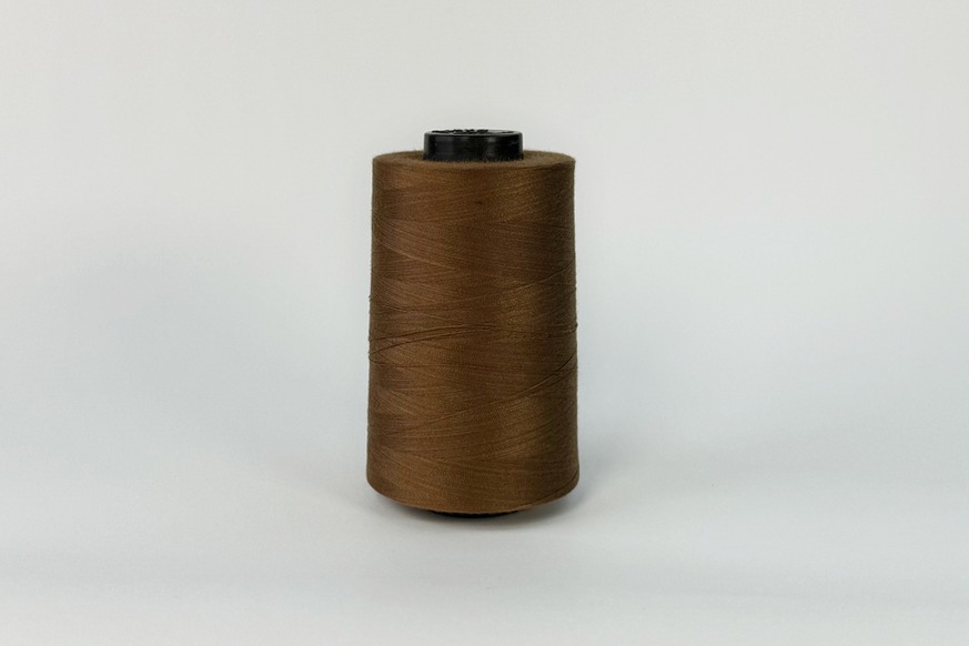 Нитки швейні №20/3 Barva штапельні поліестер 100% коричневий світлий 2000 м 7073