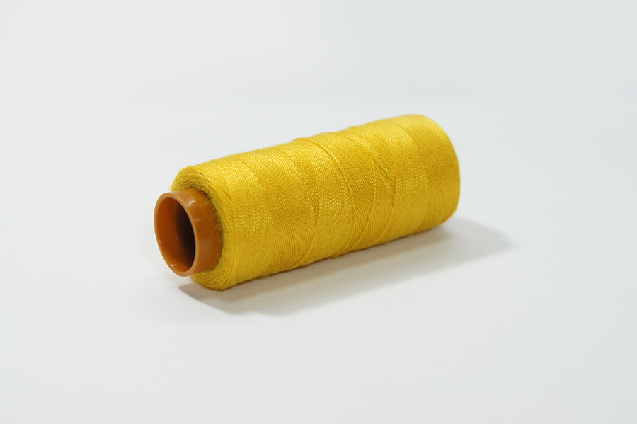 Нитки швейні №28/2 Barva поліестер 100% жовтий яскравий 200 м 3018