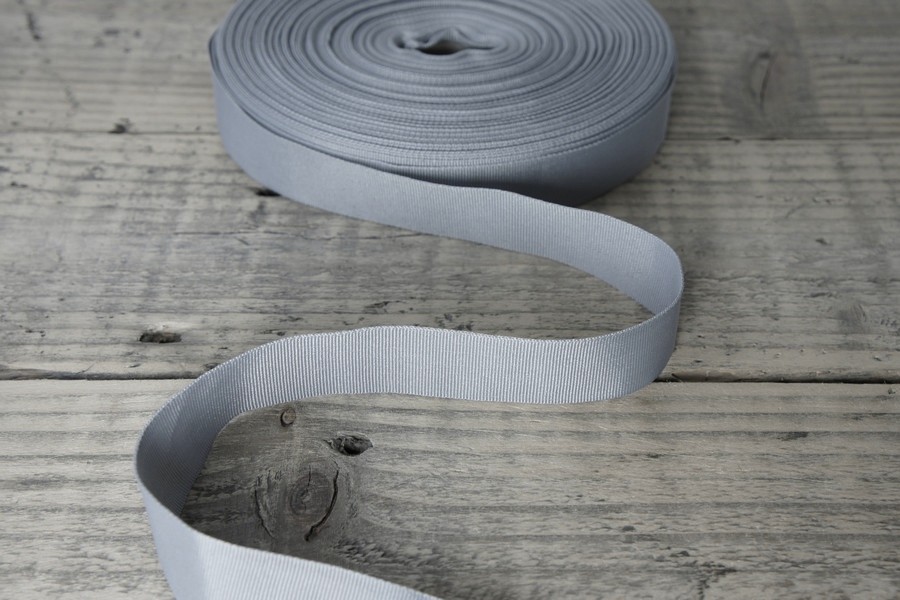 Стрічка прикладна 25 мм сірий світлий