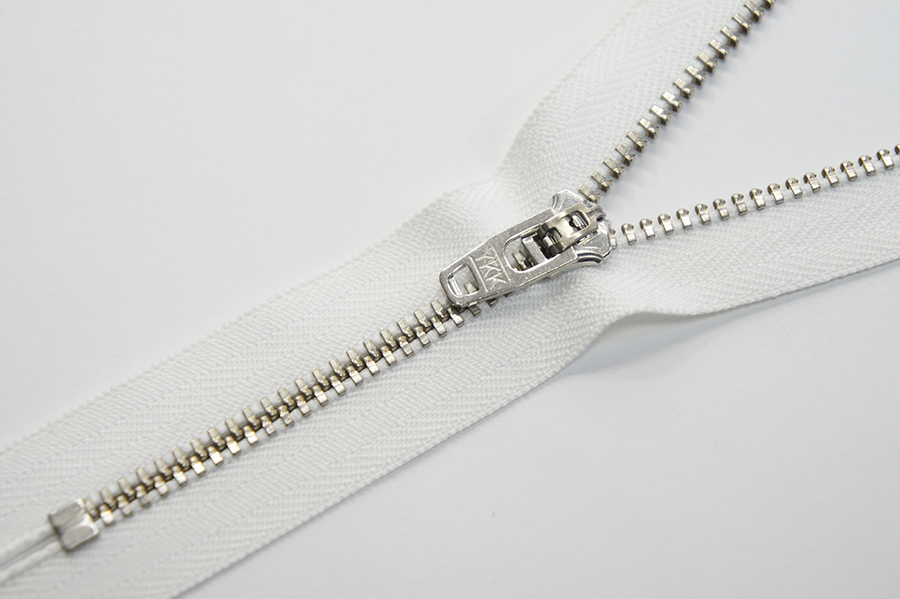 Блискавка YKK Тип 3, нероз'ємні білий 18 см YMRNC-18-501-GSN8