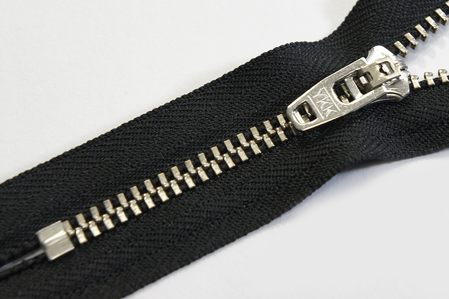 Блискавка YKK Тип 3, нероз'ємні чорний 16 см YMRNC-16-580-GSN8