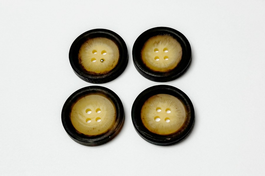 Гудзик 25 мм Mertbutton 4 отвори дерево різнокольоровий POB-12012-40