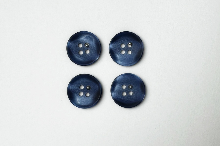 Гудзик 18 мм Mertbutton 4 отвори фактурний синій