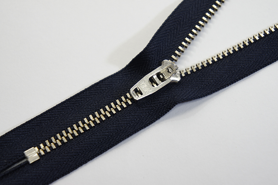 Блискавка YKK Тип 3, нероз'ємні синій темний 12 см YMRNC-12-058-GSN8