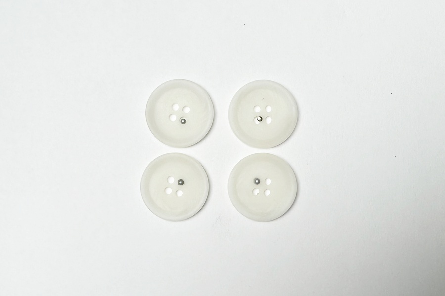 Гудзик 20 мм Mertbutton 4 отвори класичний різнокольоровий FNL-304-32-2