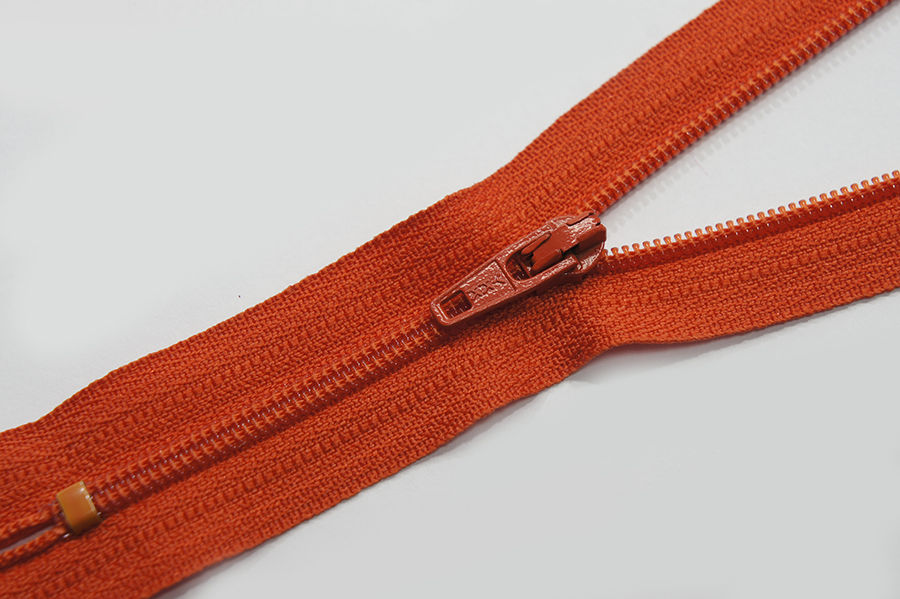 Блискавка YKK Тип 3 червоний світлий 18 см