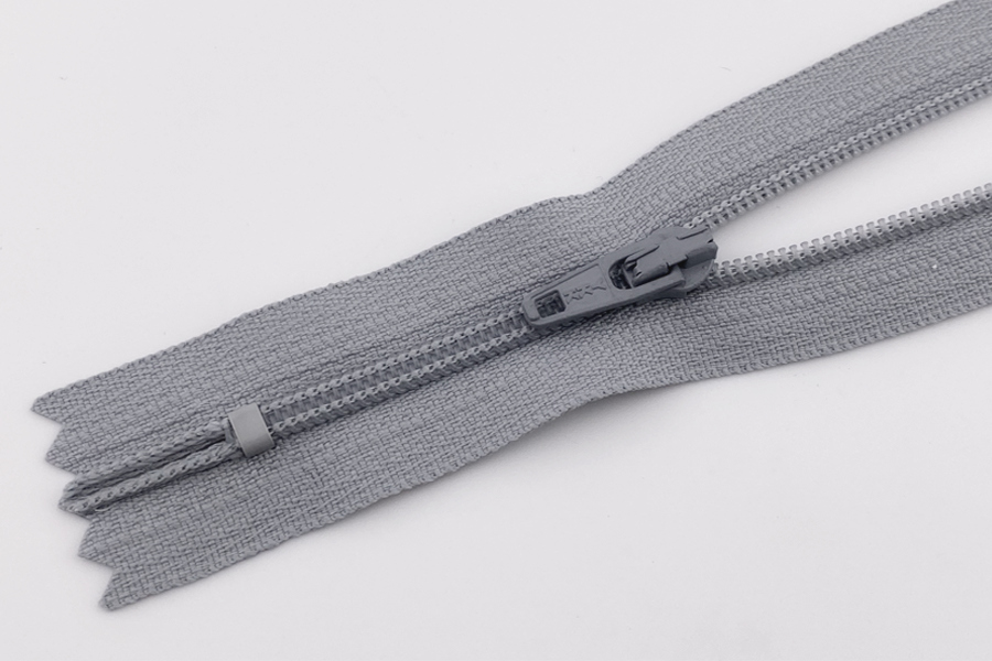 Блискавка YKK Тип 3 сірий світлий 18 см CFC-18-396-DA