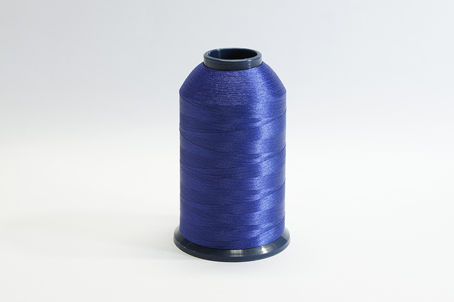 Нитки вишивальні Royal 5000 м поліестер 100% фіолетовий синій Р086