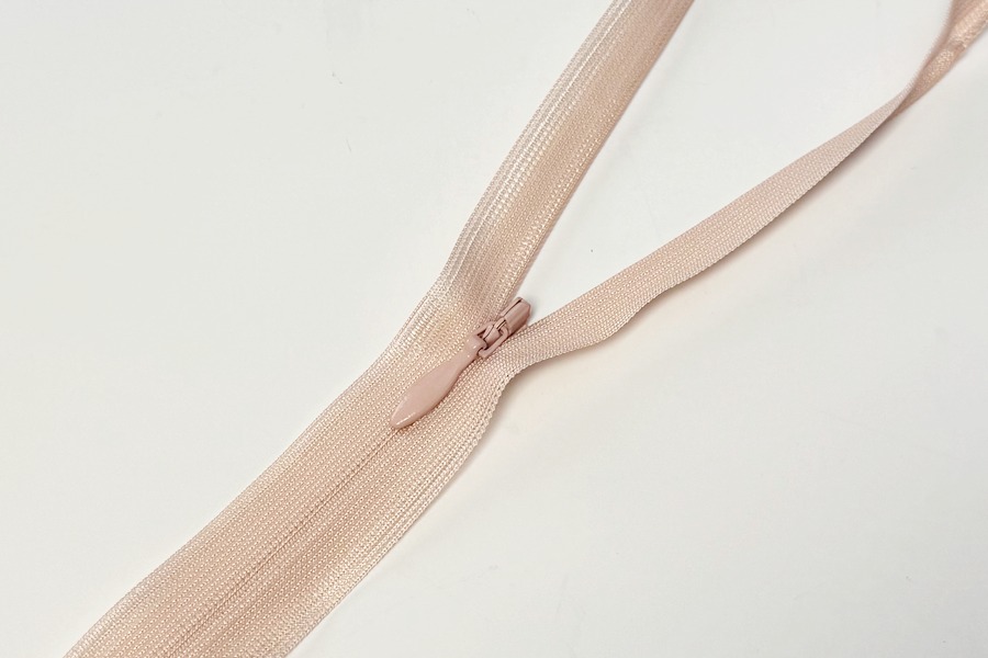 Блискавка YKK Тип 2 пудровий рожевий 60 см